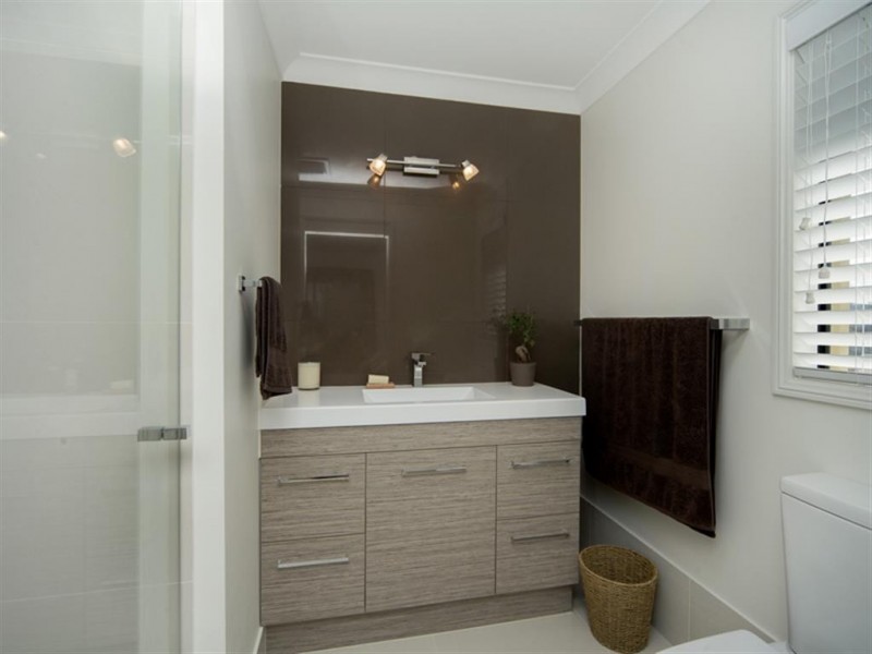 21 Hatutu Street, Pacific Pines QLD 4211