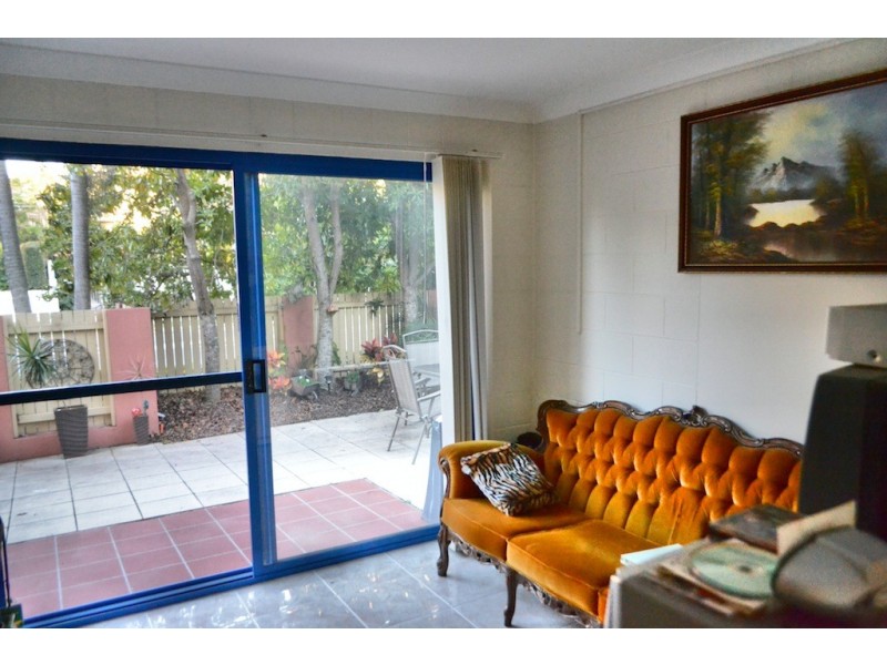 2/12 Brighton Street, Biggera Waters QLD 4216