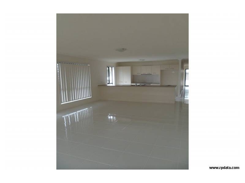 15 Rise Cct, Pacific Pines QLD 4211