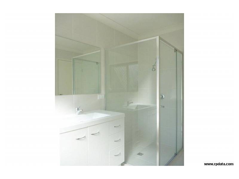 15 Rise Cct, Pacific Pines QLD 4211