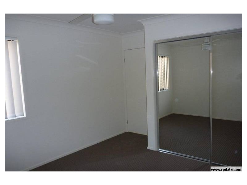 15 Rise Cct, Pacific Pines QLD 4211