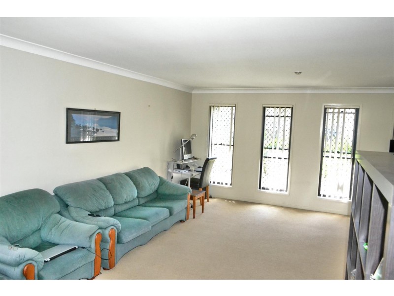 24 Lennox Street, Pacific Pines QLD 4211