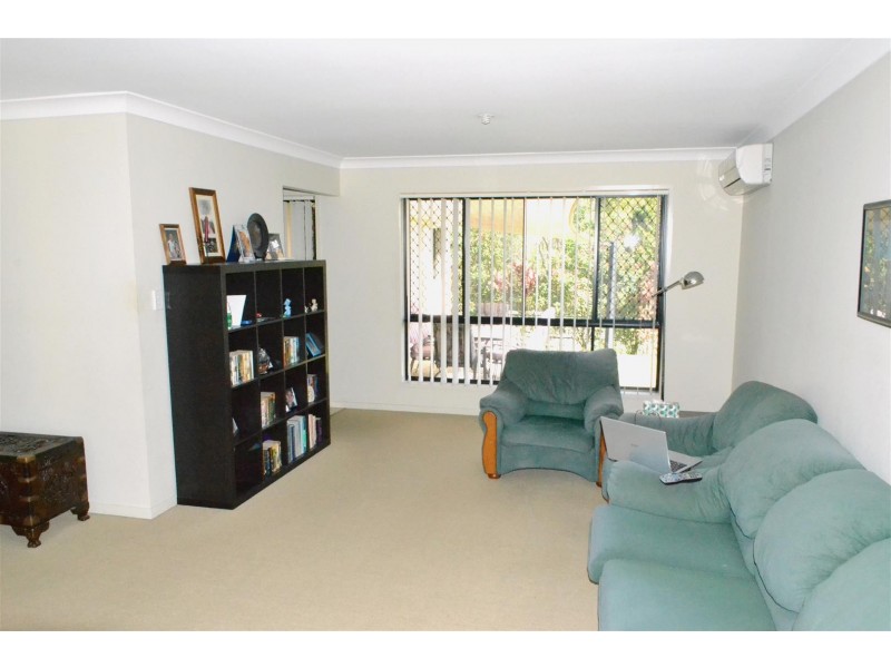 24 Lennox Street, Pacific Pines QLD 4211