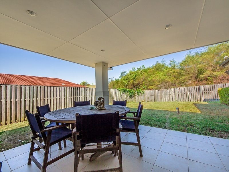 10 Roberts Drive, Maudsland QLD 4210