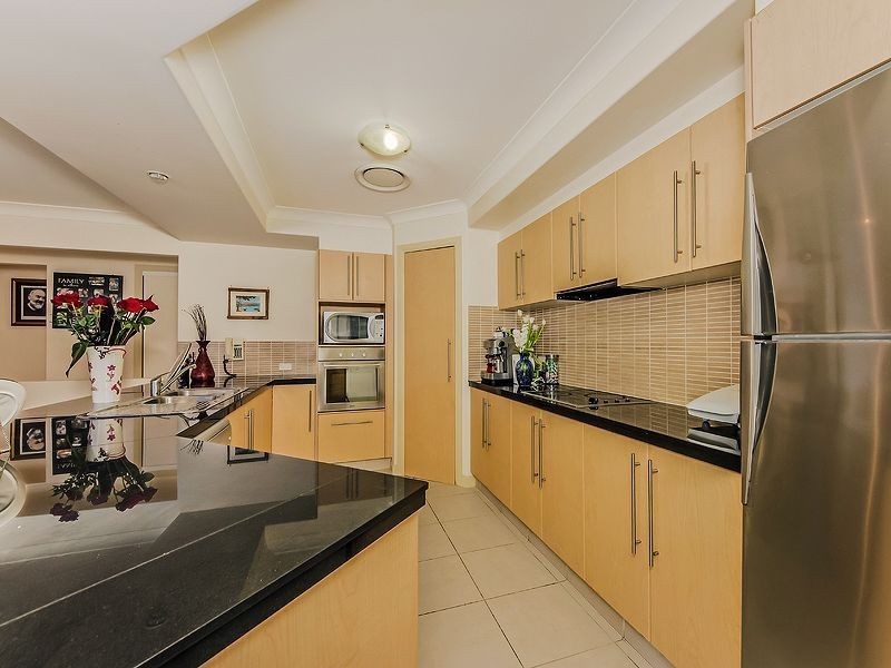 10 Roberts Drive, Maudsland QLD 4210