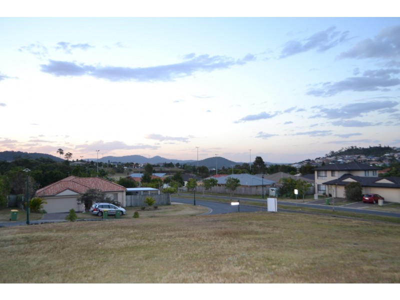 2 Carter Street, Pacific Pines QLD 4211