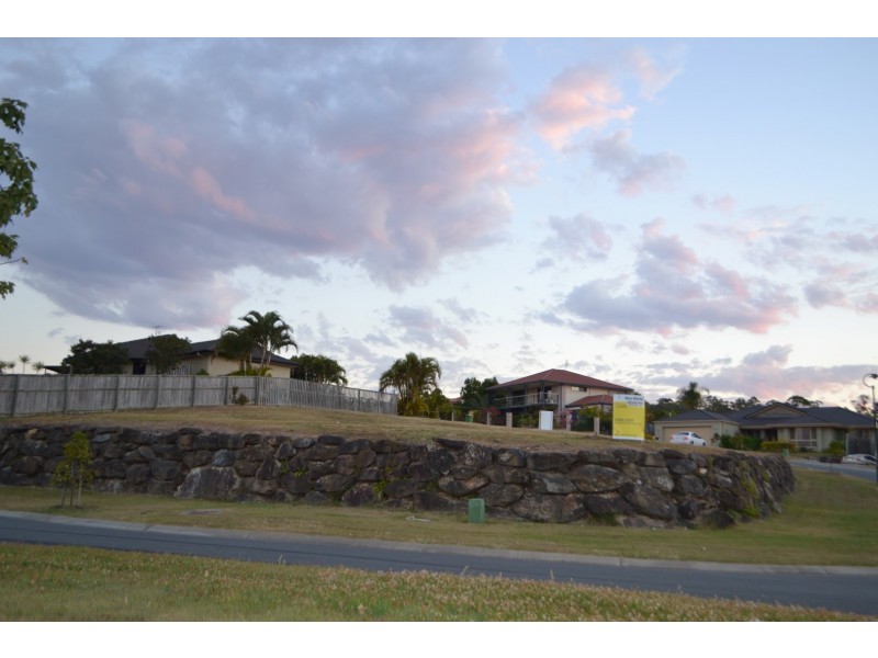 2 Carter Street, Pacific Pines QLD 4211