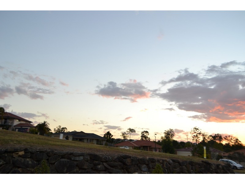 2 Carter Street, Pacific Pines QLD 4211