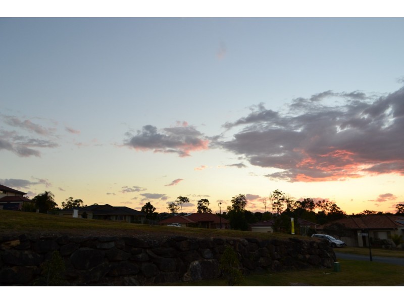 2 Carter Street, Pacific Pines QLD 4211