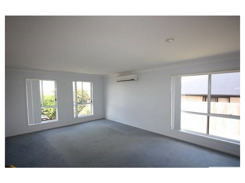 33 Paris Parade, Ormeau QLD 4208