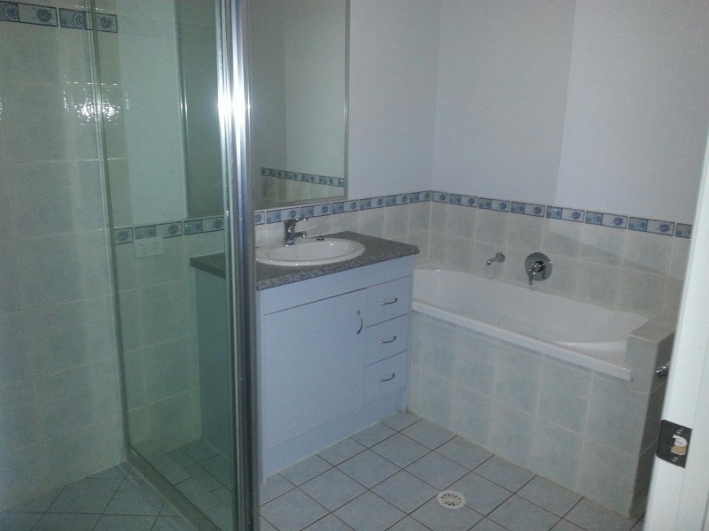 33 Paris Parade, Ormeau QLD 4208