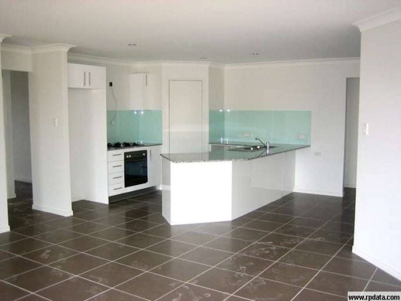 15 Hadrian Crescent, Pacific Pines QLD 4211