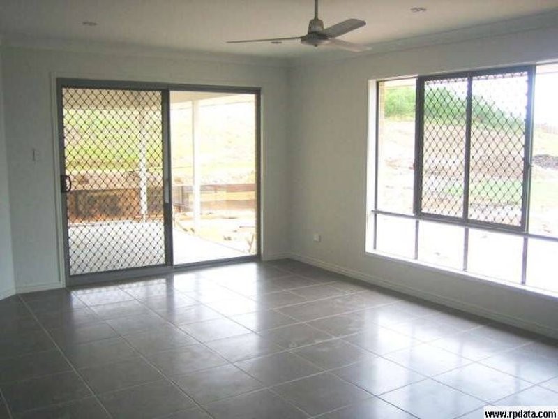15 Hadrian Crescent, Pacific Pines QLD 4211