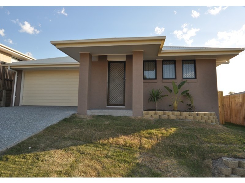 15 Rise Cct, Pacific Pines QLD 4211