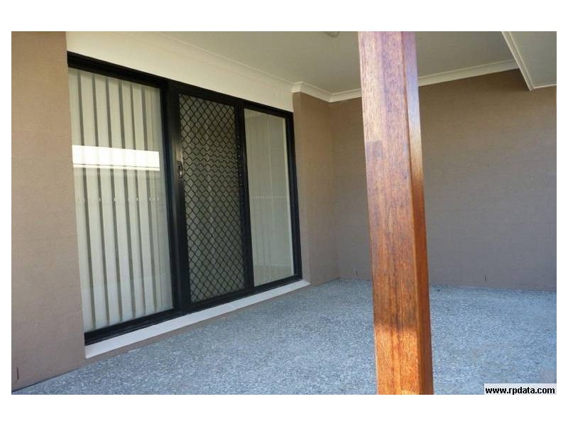 15 Rise Cct, Pacific Pines QLD 4211
