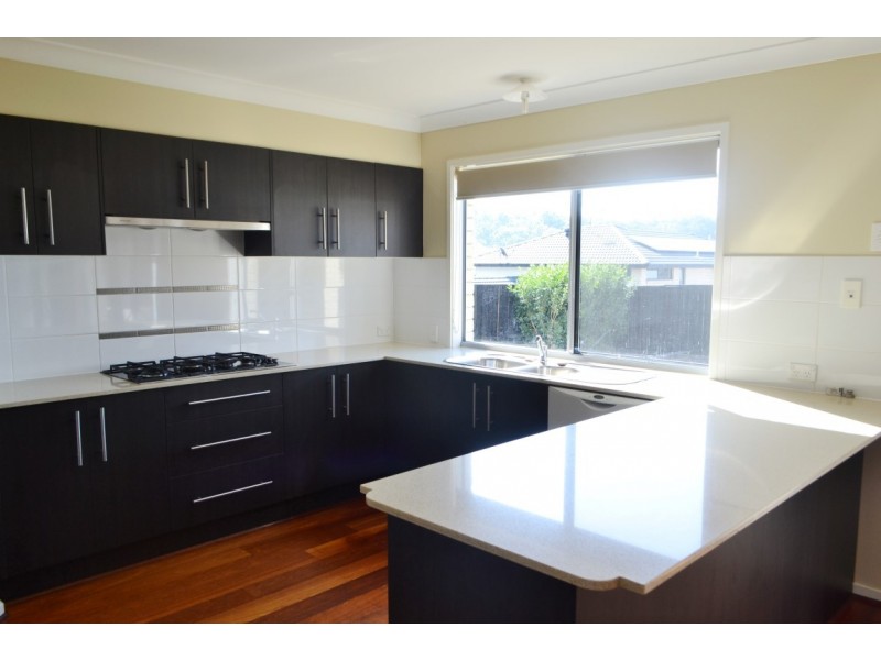 92 Wunburra Circuit, Pacific Pines QLD 4211