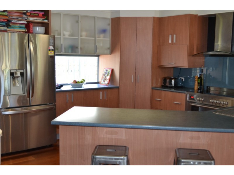 1 Mellum Circuit, Pacific Pines QLD 4211