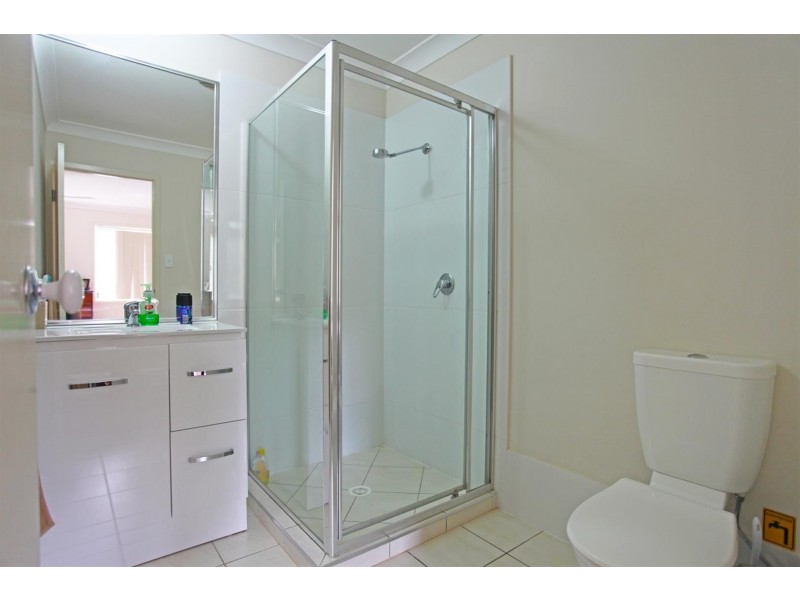 2/20 Aldgate Crescent, Pacific Pines, Pacific Pines QLD 4211