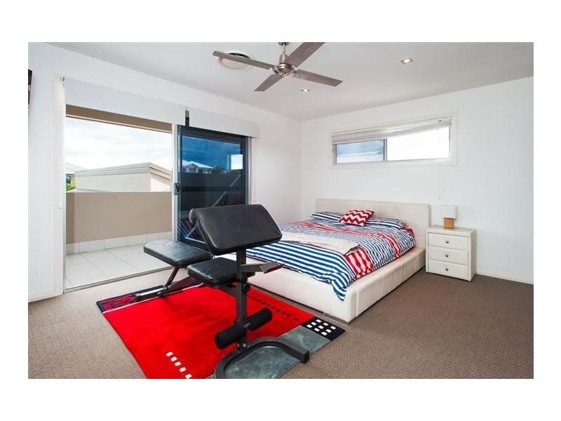 11 Salvado Drive, Pacific Pines QLD 4211