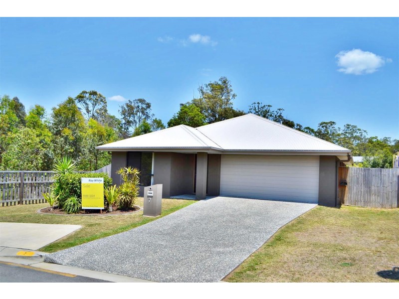 7 Portimao Court, Oxenford QLD 4210