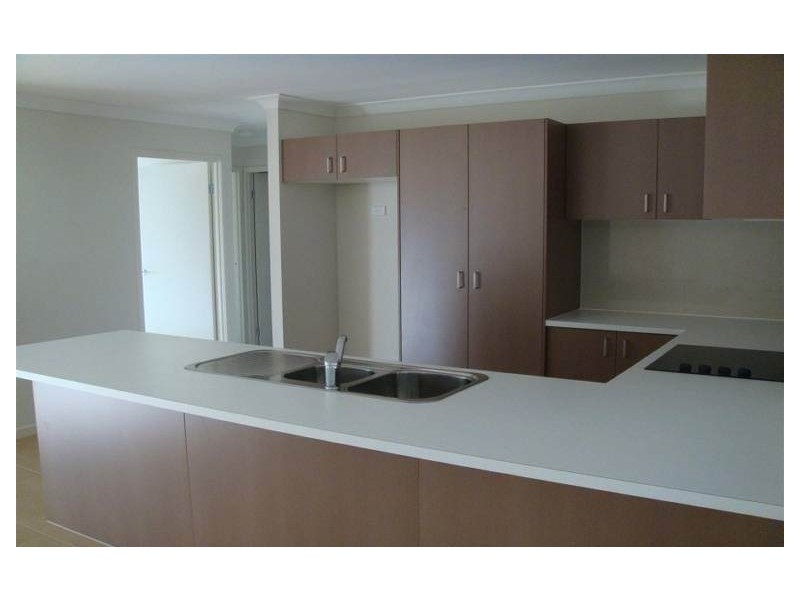 7 Portimao Court, Oxenford QLD 4210