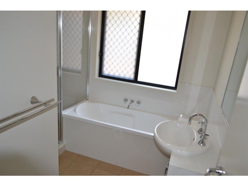 7 Portimao Court, Oxenford QLD 4210