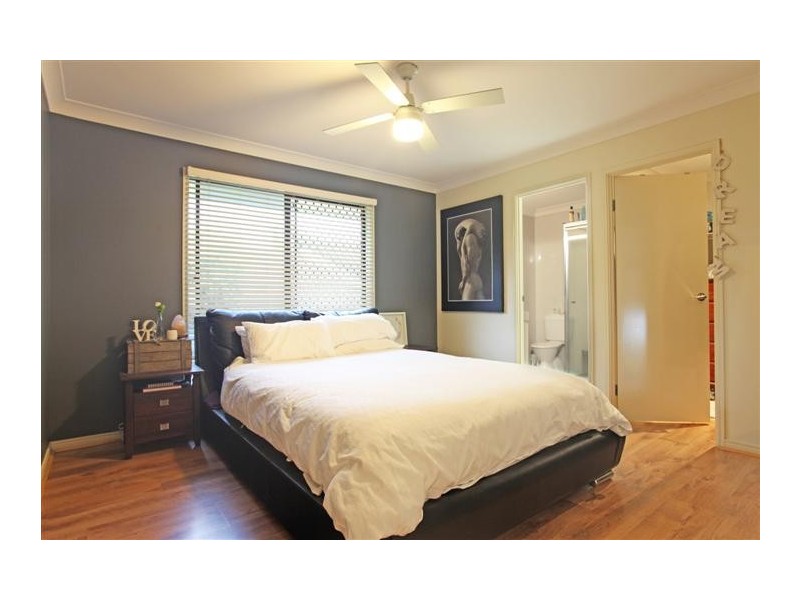 2/16 Penrhyn Street, Pacific Pines QLD 4211