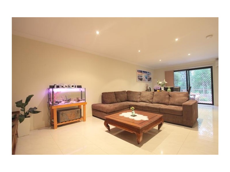 2/16 Penrhyn Street, Pacific Pines QLD 4211