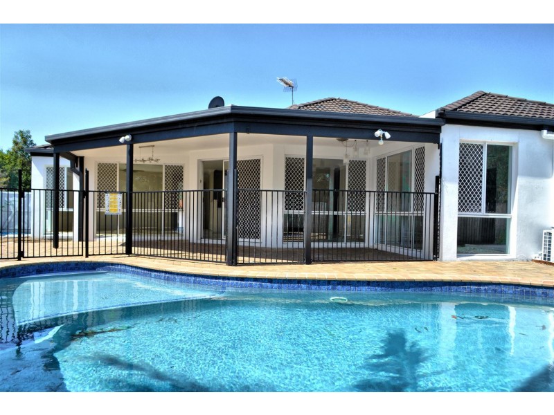 14 Howland Cct, Pacific Pines QLD 4211