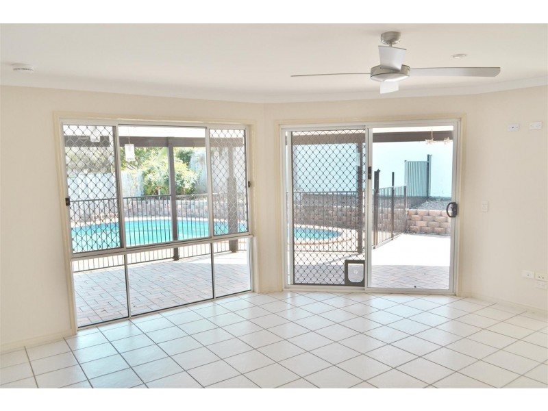 14 Howland Cct, Pacific Pines QLD 4211