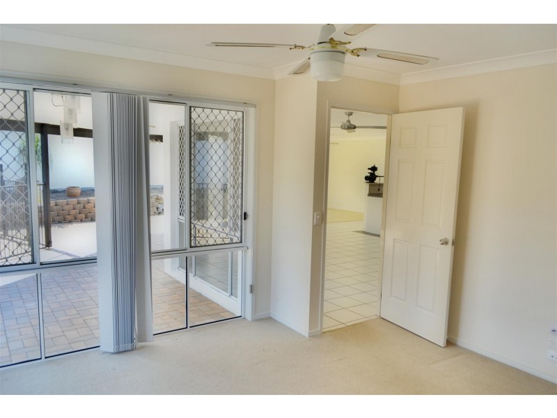 14 Howland Cct, Pacific Pines QLD 4211