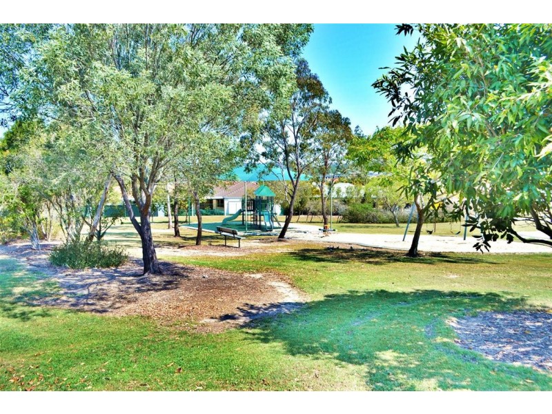 14 Howland Cct, Pacific Pines QLD 4211
