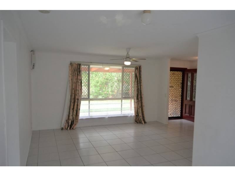 32 Village Way, Oxenford QLD 4210