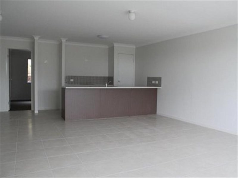 30 Aldgate Crescent, Pacific Pines QLD 4211