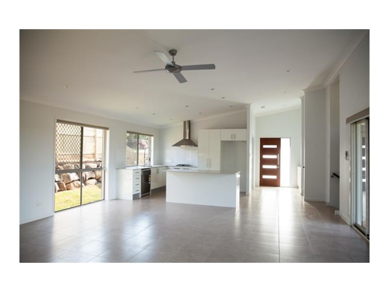 35 Sky Royal Terrace, Burleigh Heads QLD 4220