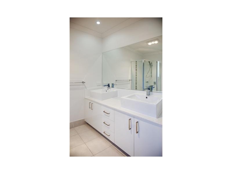 35 Sky Royal Terrace, Burleigh Heads QLD 4220