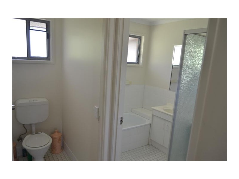 2/4 Gable Street, Oxenford QLD 4210