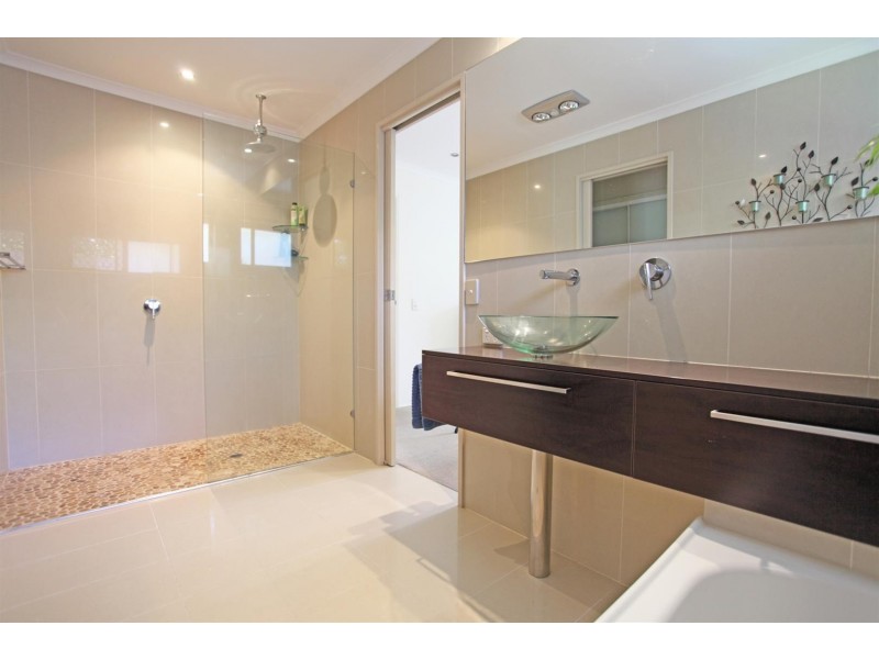 43 Broadway Drive, Oxenford QLD 4210