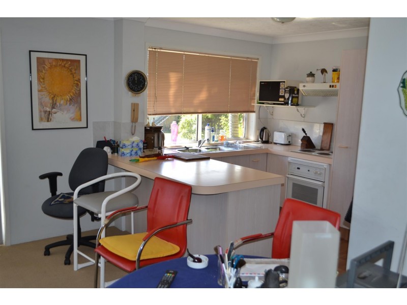 4/145 MUIR STREET, Labrador QLD 4215