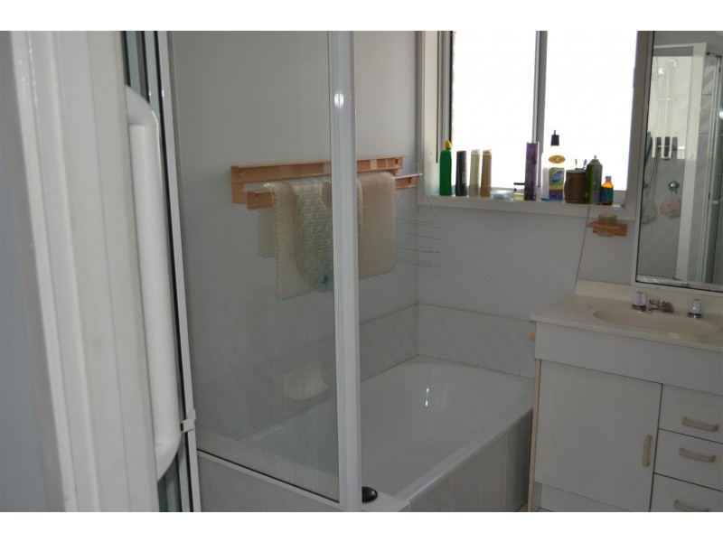 4/145 MUIR STREET, Labrador QLD 4215