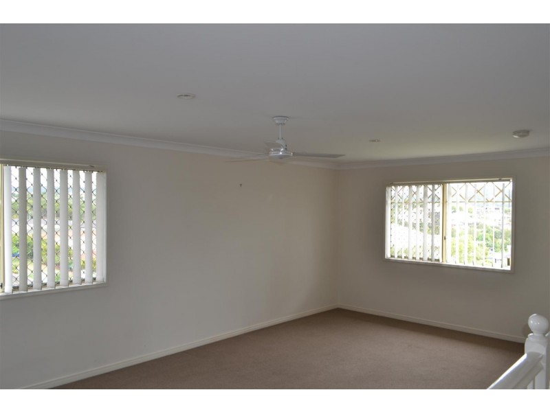 2 Arragan Court, Pacific Pines QLD 4211