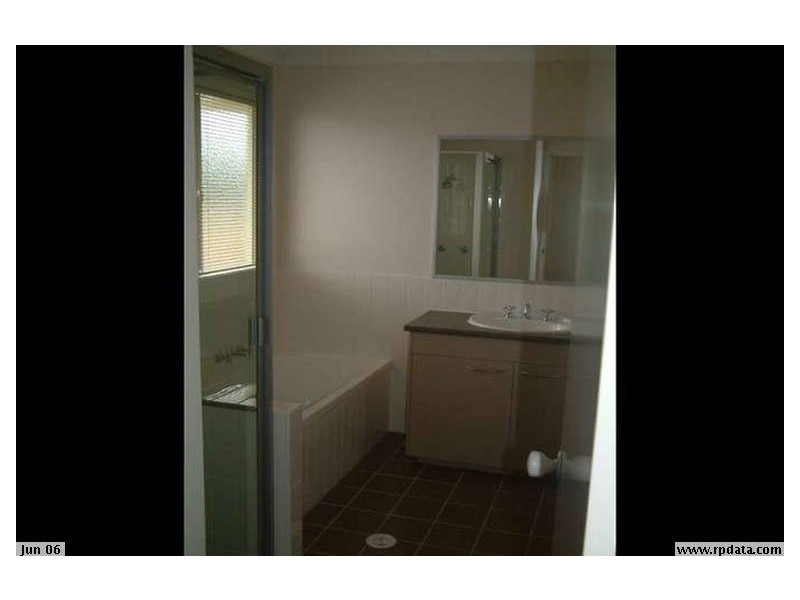 2 Arragan Court, Pacific Pines QLD 4211