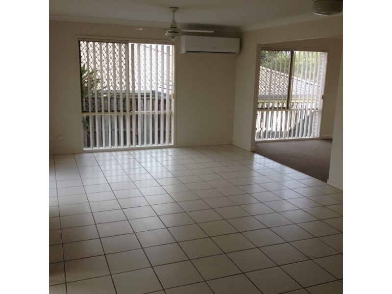 2 Arragan Court, Pacific Pines QLD 4211