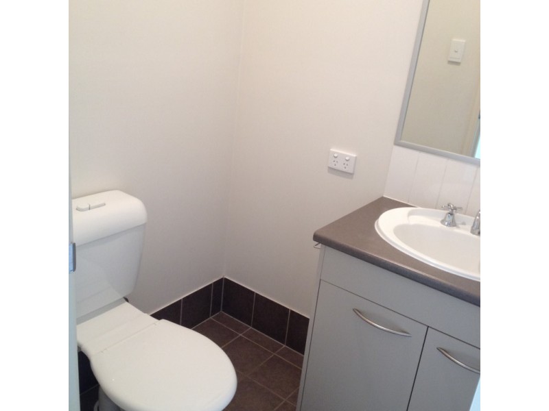 2 Arragan Court, Pacific Pines QLD 4211