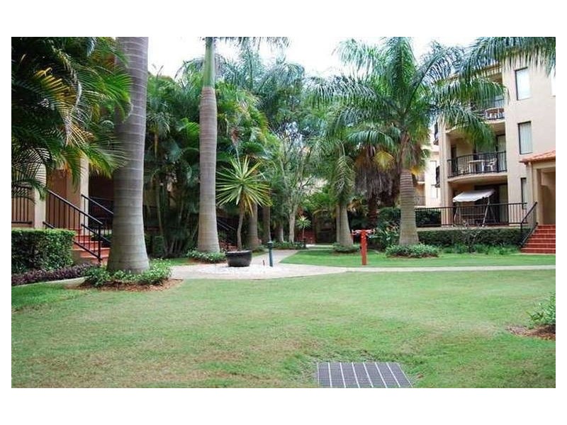 61 North Street, Southport QLD 4215