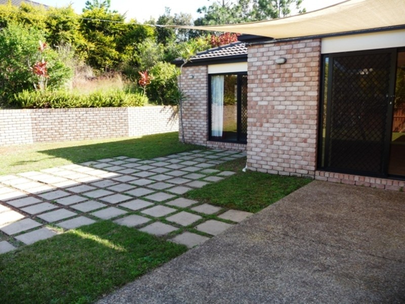 8 Duror Street, Pacific Pines QLD 4211