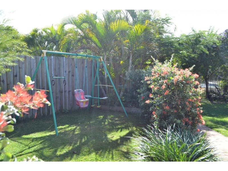 6 Bonin Close, Pacific Pines QLD 4211