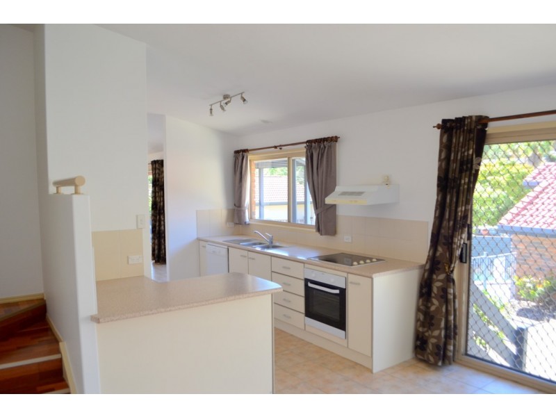 11 Pacific Pines bvd, Pacific Pines QLD 4211