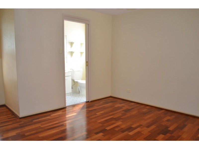 11 Pacific Pines bvd, Pacific Pines QLD 4211