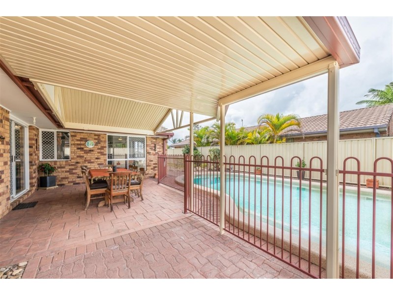 2 Morfantaine Terrace, Parkwood QLD 4214